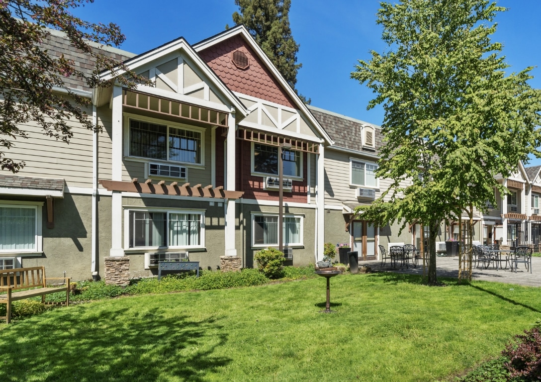 Royalton Place - Roobrik@2x