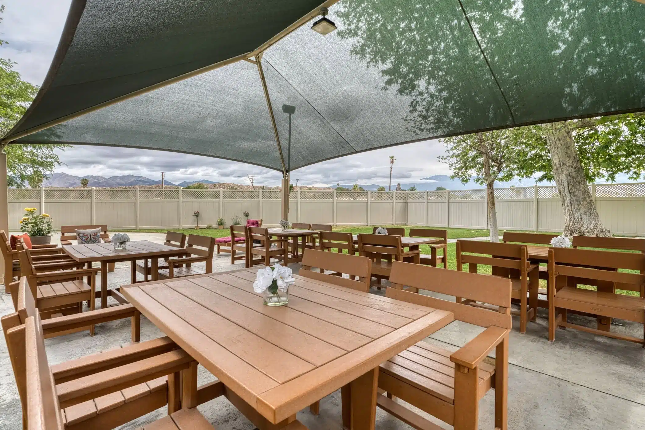 Cascade_Living_Desert_Hills_38